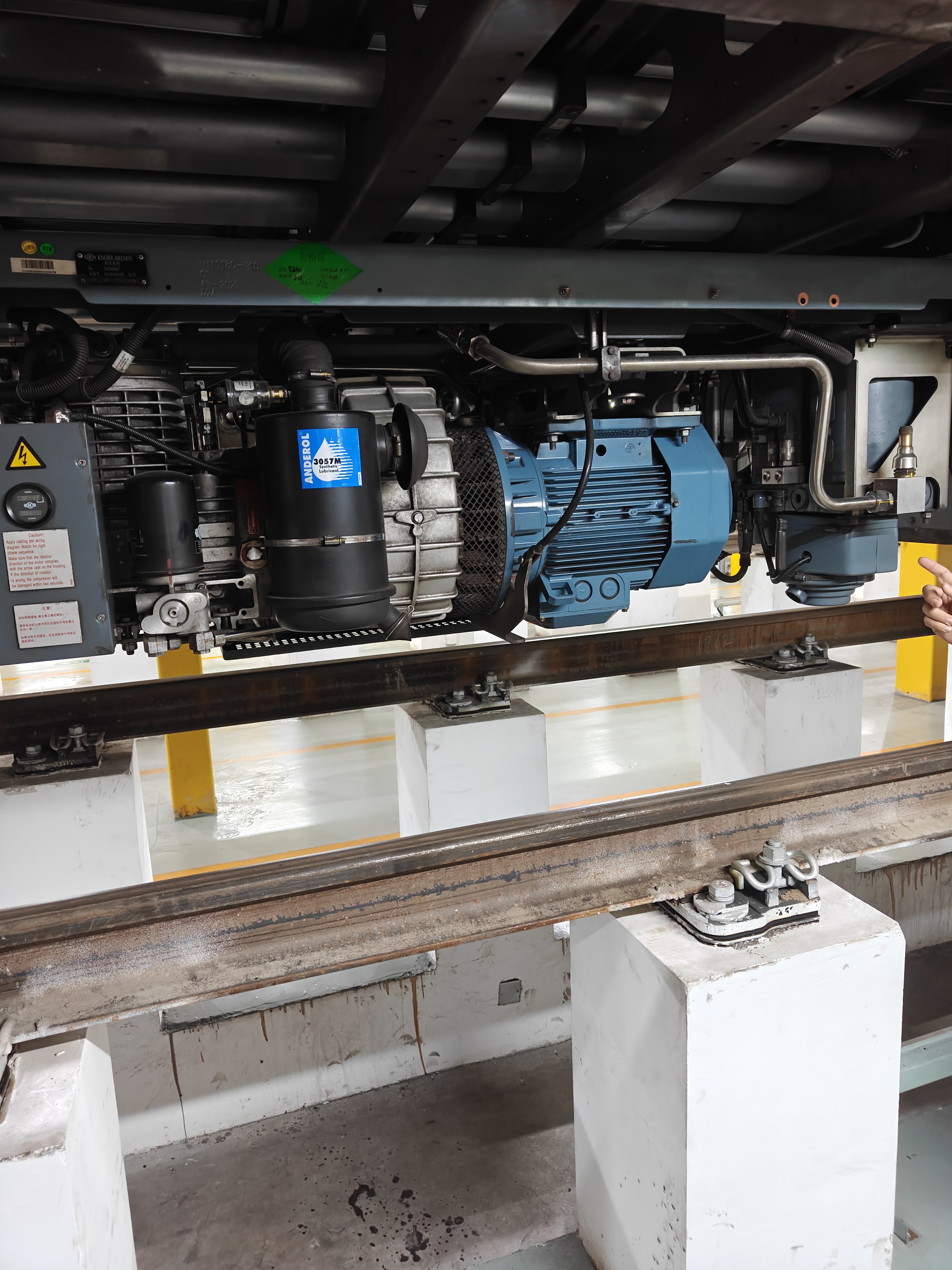 露點儀在地鐵軌道測試現場 露點儀在地鐵軌道測試現場